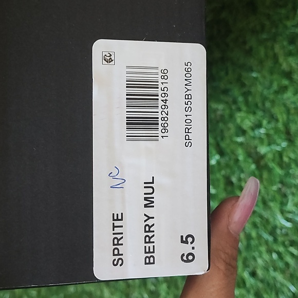 Betsy Johnson FRUIT Heels - Picture 13 of 14